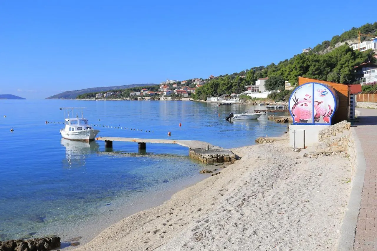 Apartments By The Sea Seget Donji, Trogir - 2029