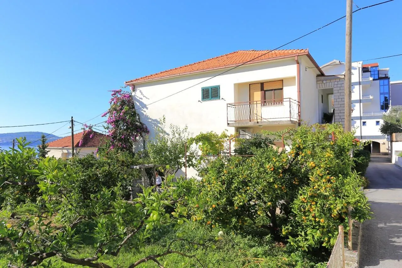 Apartments By The Sea Seget Donji, Trogir - 2029 Croatia