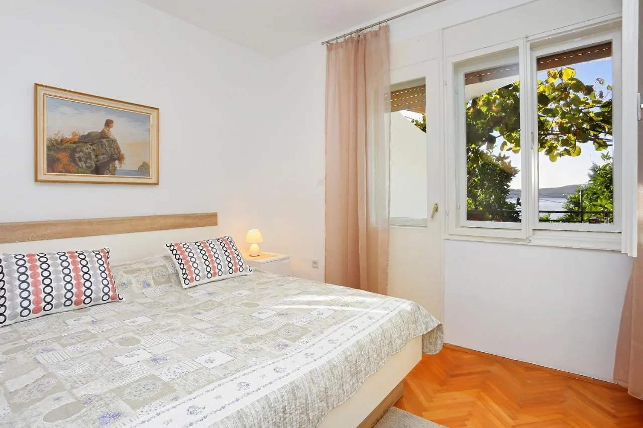 Apartments By The Sea Seget Donji, Trogir - 2029